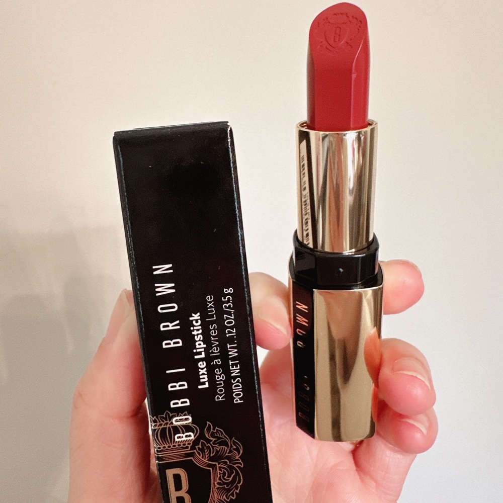 NIB Bobbi Brown Luxe Lipstick, Claret 04
